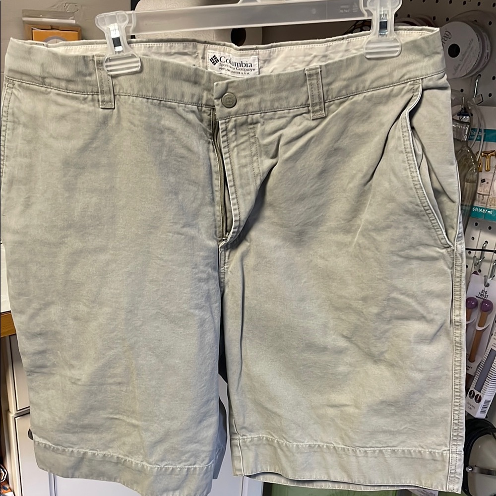 Columbia Men’s Tan Shorts